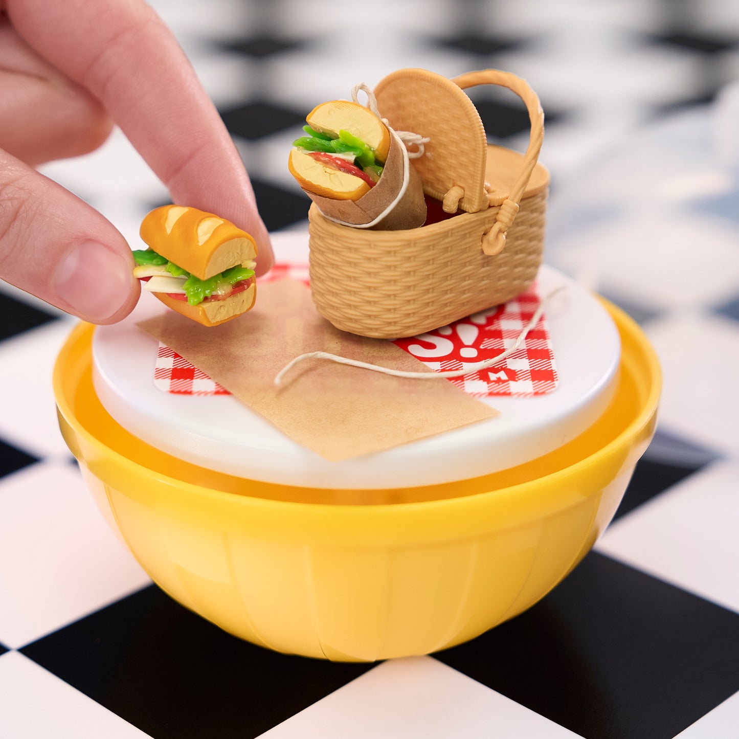 MGA'S Miniverse Food Series - DINER Series C7R S4