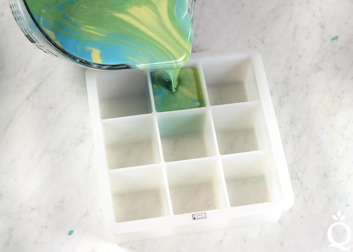 Melt & Pour Soap Recipes: For Sensitive Skin and Kids
